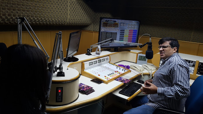 Rádio Favorita FM 100.3 Ituiutaba (100% Sertaneja Raiz) Ituiutaba MG